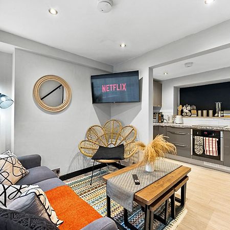 30 Percent Off! Elegant Cottage Of Whitby - Sleeps 5 Bagian luar foto